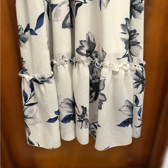 Women’s Orange Farm USA Dress White Blue Floral Size S Flowy Maxi Wedding Guest - Picture 8 of 9